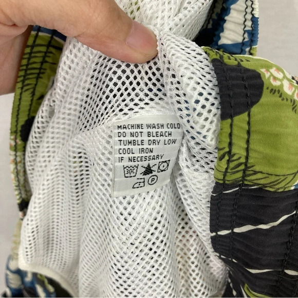 Tommy Bahama Men's Fish Print Swim Trunk size XXL - Picture 2 of 10